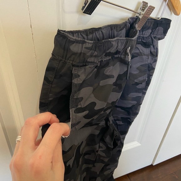 GAP Kids Boys Everyday Camo Print Draw String Pull On Jogger Pants - Picture 4 of 6
